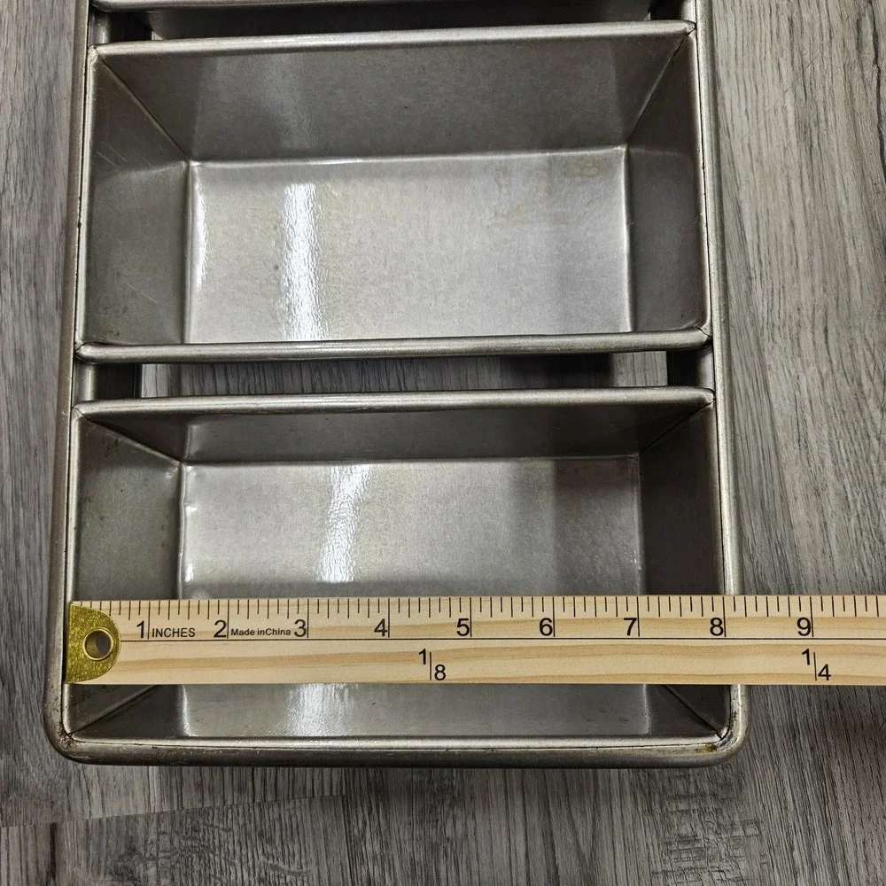 Chicago‎ Metallic 4 Strap Bread Loaf Baking Pan metal storage made in USA